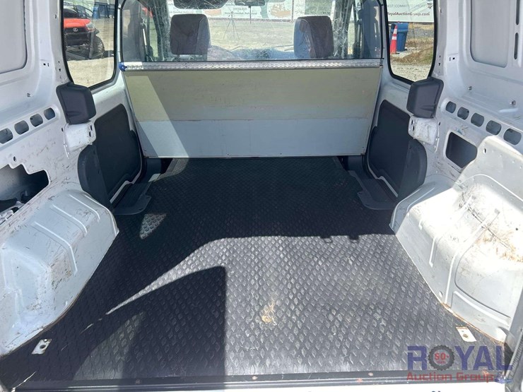 2010-ford-transit-connect-image-24