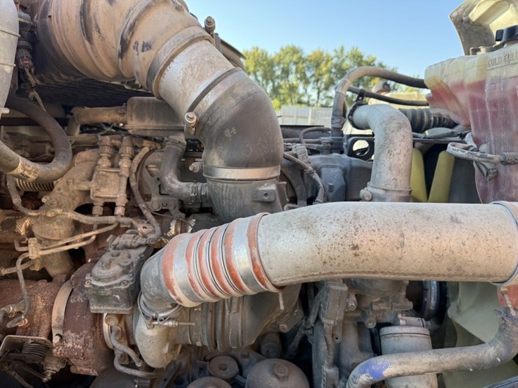 2020-peterbilt-579-image-15