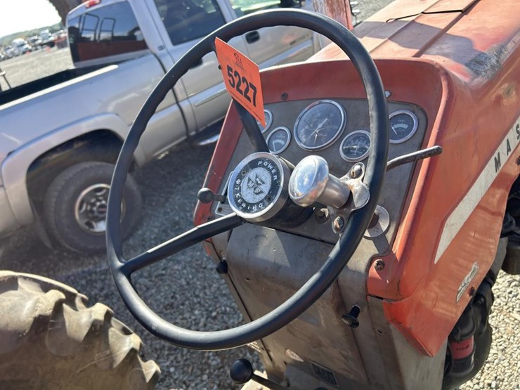 massey-ferguson-165-image-40