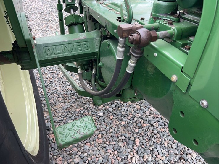 1958-oliver-770-image-32