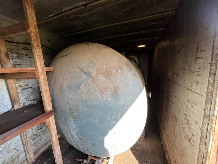 #1609-•-40’-enclosed-fuel-trailer-image-15