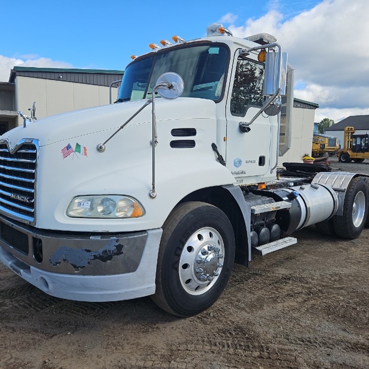 2012 MACK PINNACLE CXU613