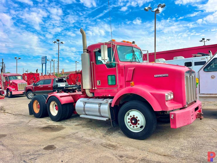 2001-kenworth-t800-image-1