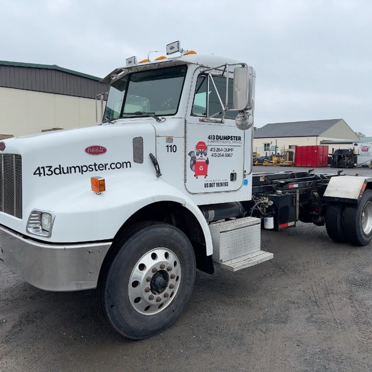 2004 PETERBILT 330