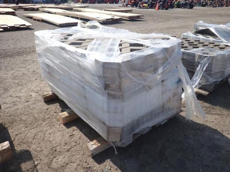 qty-of-(8)-skids-of-turfstone-pavers-&-decor-stone-image-24
