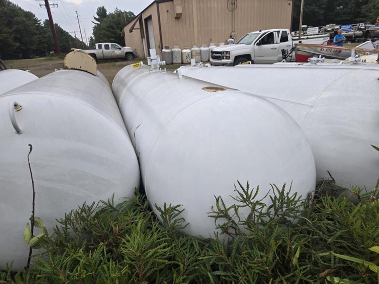 #2840-•-1000-gallon-lp-tank-image-2