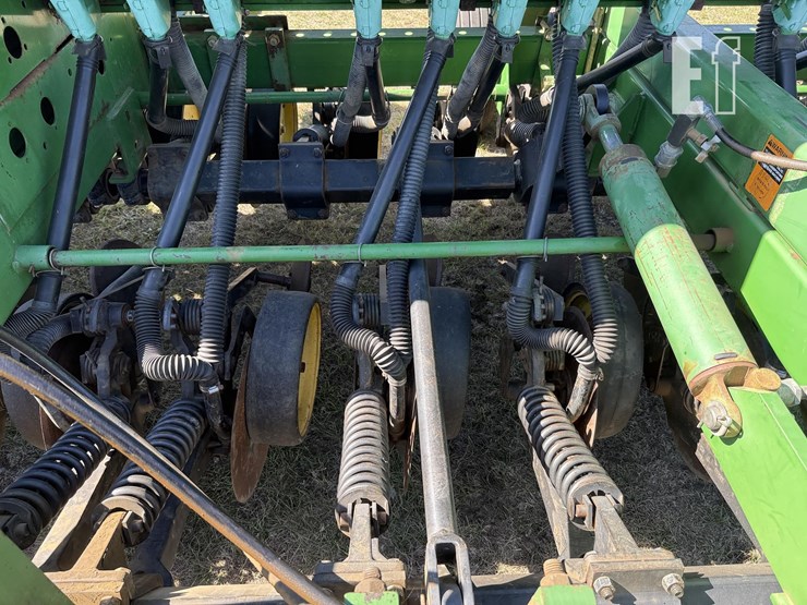 john-deere-750-image-5