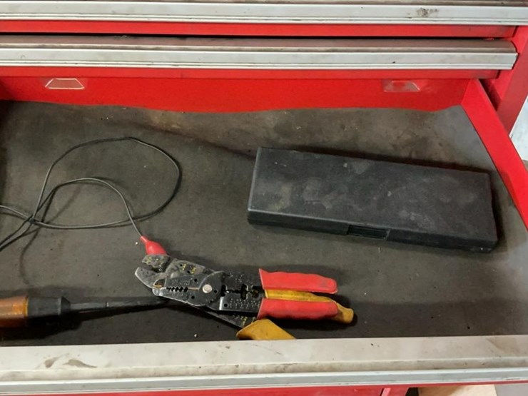 #105-•-us-general-tool-chest-and-assorted-tools-image-27