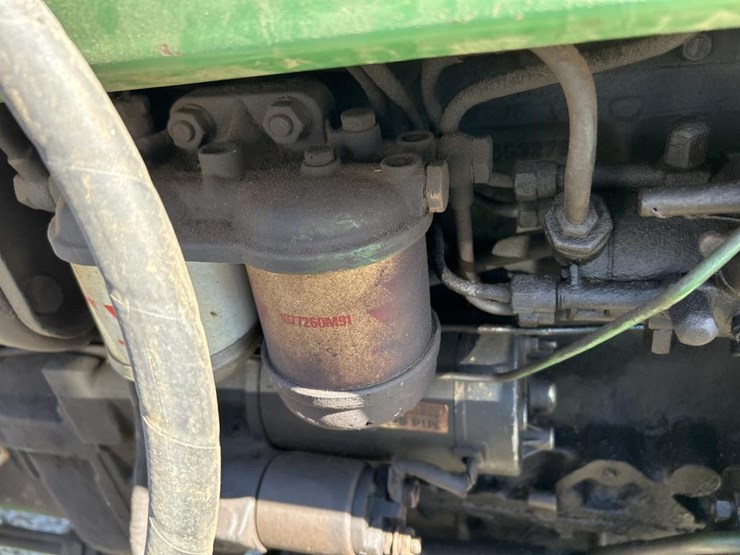 #5217-•-oliver-tractor-w/-loader-image-29