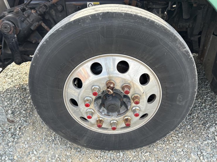 2015-peterbilt-579-image-84
