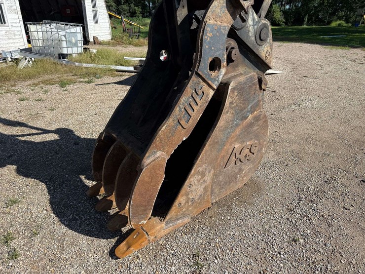 deere-225d-lc-image-8
