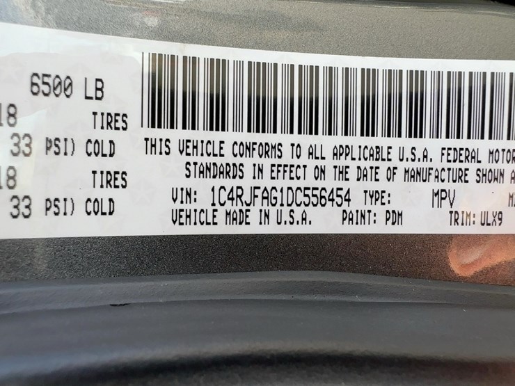 2013-jeep-grand-cherokee-laredo-image-22