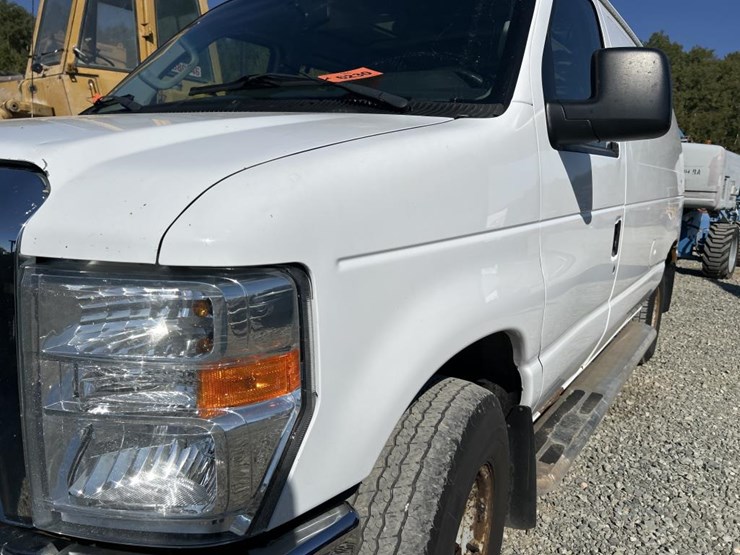 2014-ford-e250-image-9