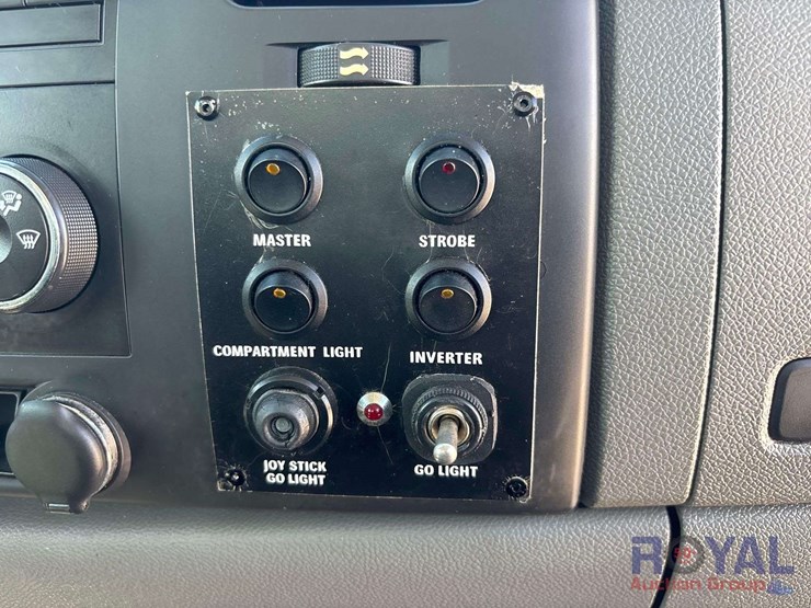 2012-chevrolet-silverado-2500hd-image-26