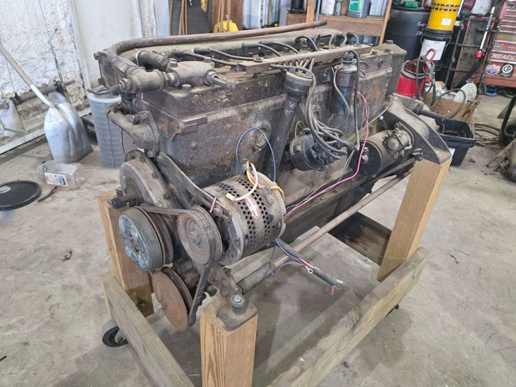 late-model-pontiac-inline-8-engine-converted-to-marine-use-by-kermath,-loose-and-in-excellent-condit-image-15