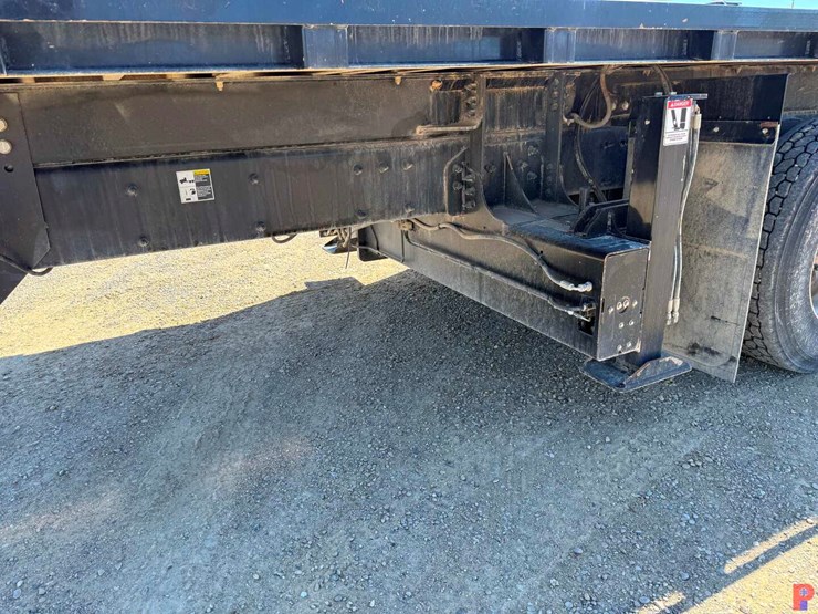 2019-peterbilt-367-image-21