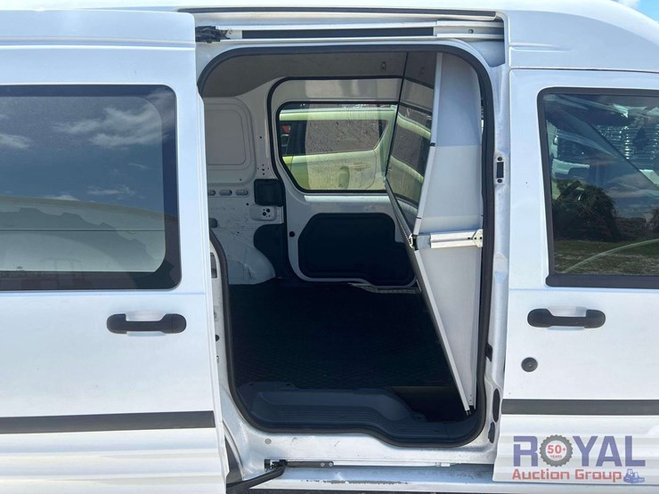 2010-ford-transit-connect-image-21