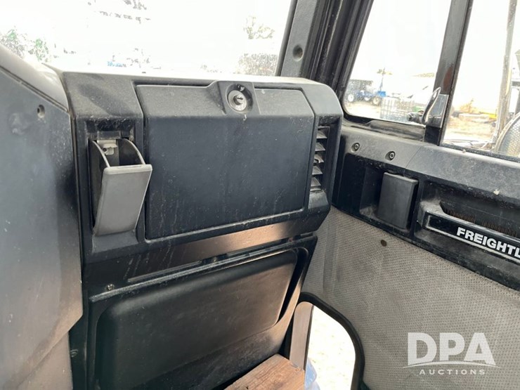 1989-freightliner-day-cab-truck-(jn0784,-unit-06815)-image-70