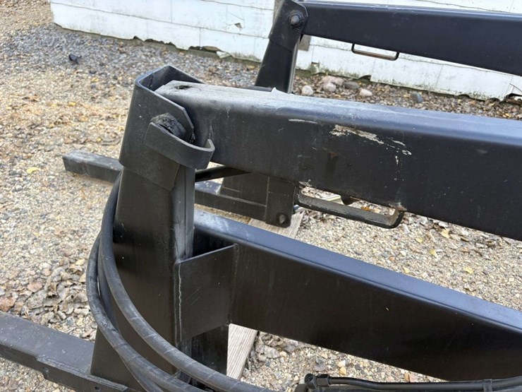 loader,-off-of-ih-656,-ih-mounting-brackets,-84”-bucket-image-15