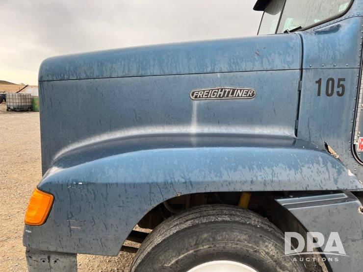 1989-freightliner-day-cab-truck-(jn0784,-unit-06815)-image-19