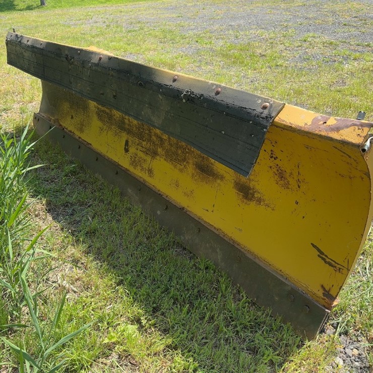 11' SNOW PLOW WITH BOCE