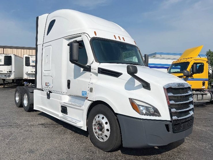 2022-freightliner-cascadia-126-image-1
