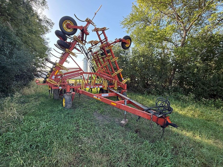 bourgault-8810-image-1