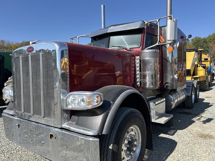 2012-peterbilt-389-image-9
