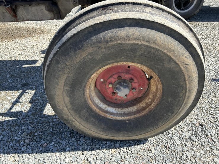 massey-ferguson-1100-image-47