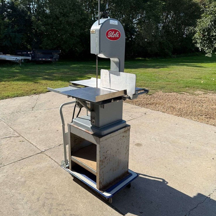 Globe Meat Band Saw for Meat Cutting, Stimpson Model 79. This Item is Located in South Dakota, There