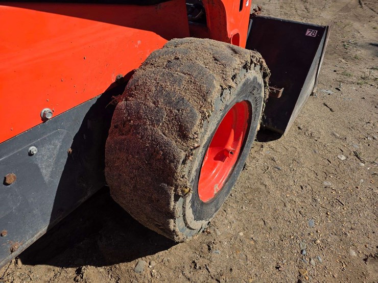 2019-kubota-ssv75-image-36