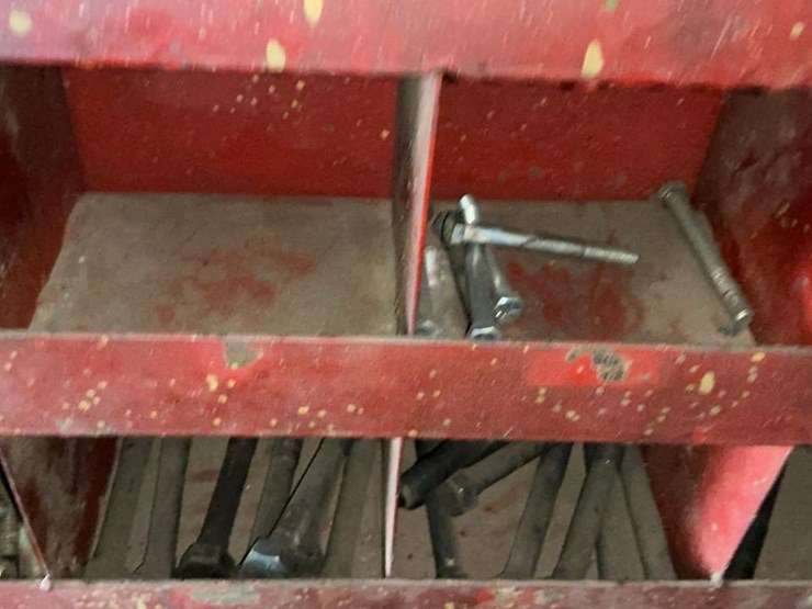 #120-•-coarse-thread-bolts-rack-and-contents-image-53