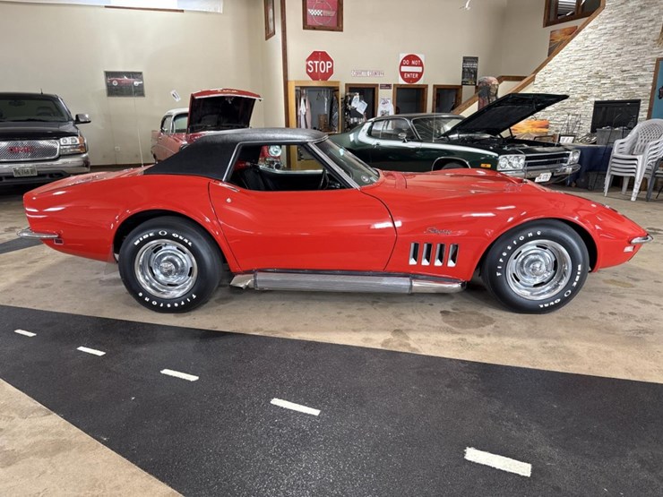#1390-•-1969-chevrolet-corvette-stingray-car-image-6