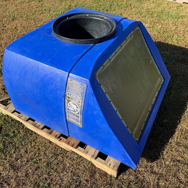42 Gallon Solar Heated Livestock Water Tank
