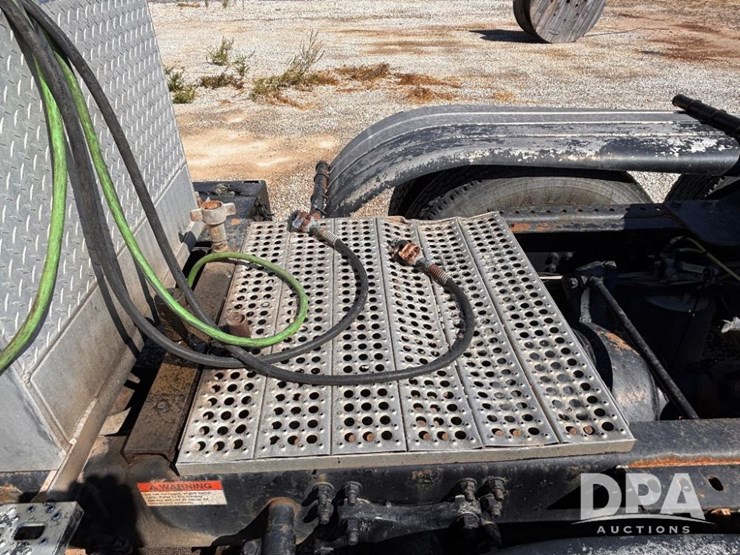 2004-sterling-day-cab-truck-(gp11427,-unit-31350)-image-25