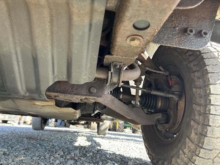 2005-gmc-2500-image-30