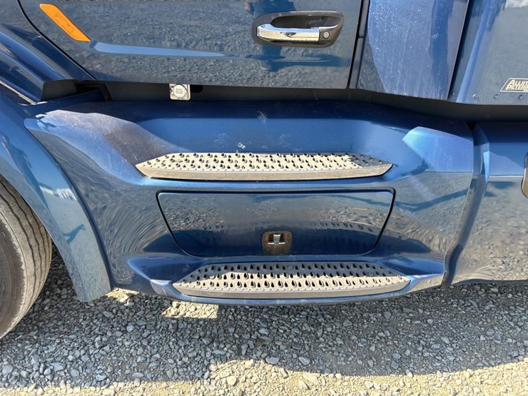 2019-peterbilt-579-image-49