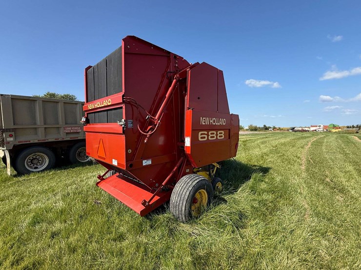 new-holland-688-image-9