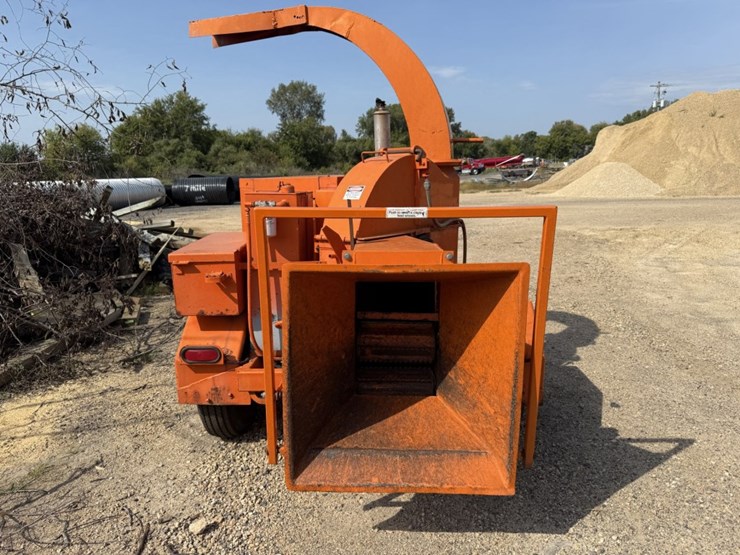 #1233-•-towable-wood-chipper-image-4