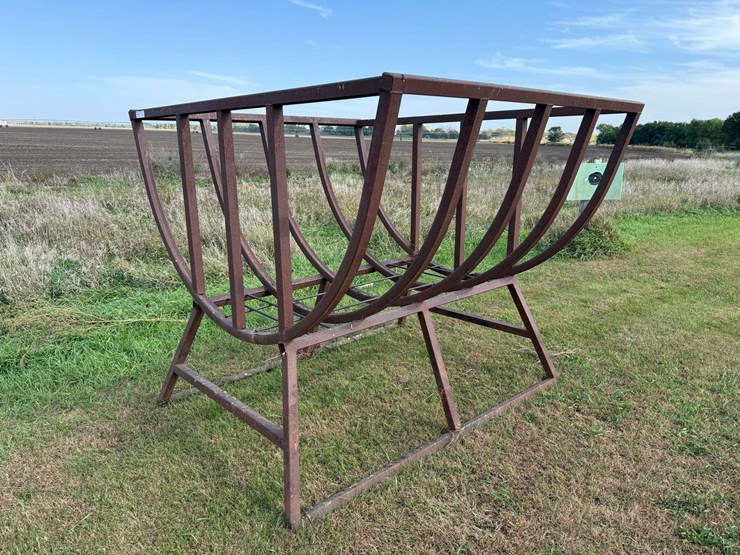 livestock-large-round-bale-feeder-image-1