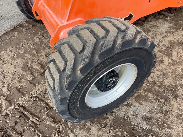 2016-jlg-460sj-image-13