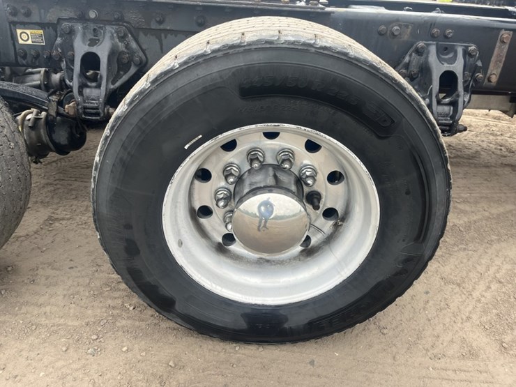 2020-kenworth-t680-image-107