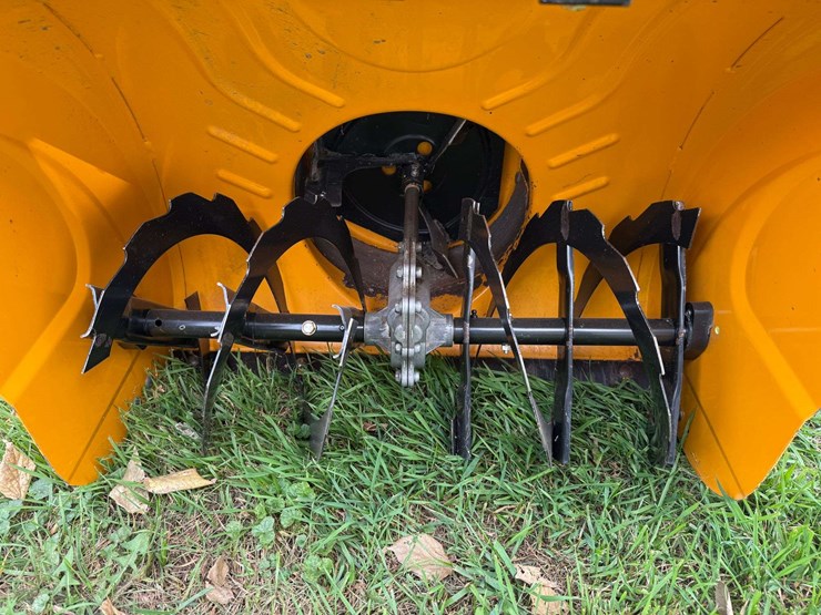 poulan-pro-27”-snowblower-with-cab,-electric-start-image-7
