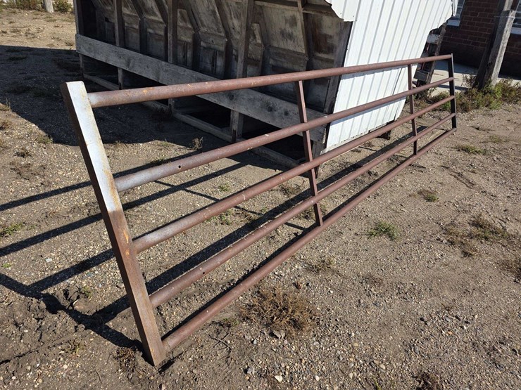 19’9”-x-4’-–-5-bar-homemade-heavy-duty-gate-*seller-is-going-south,-item-needs-to-be-removed-by-octo-image-2