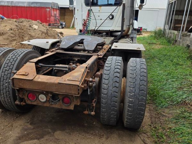 2002-mack-ch613-image-6