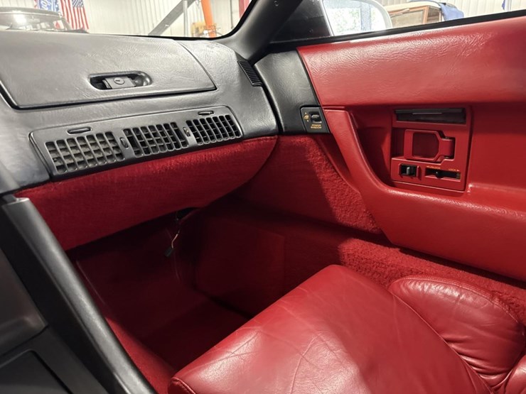 #1399-•-1990-chevrolet-corvette-convertible-car-image-38