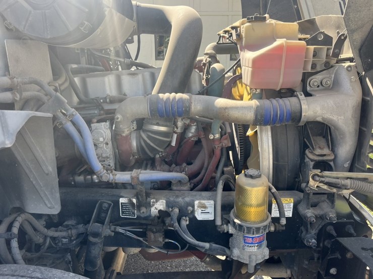 #1247-•-2015-mack-cxu612-day-cab-truck-tractor-image-33
