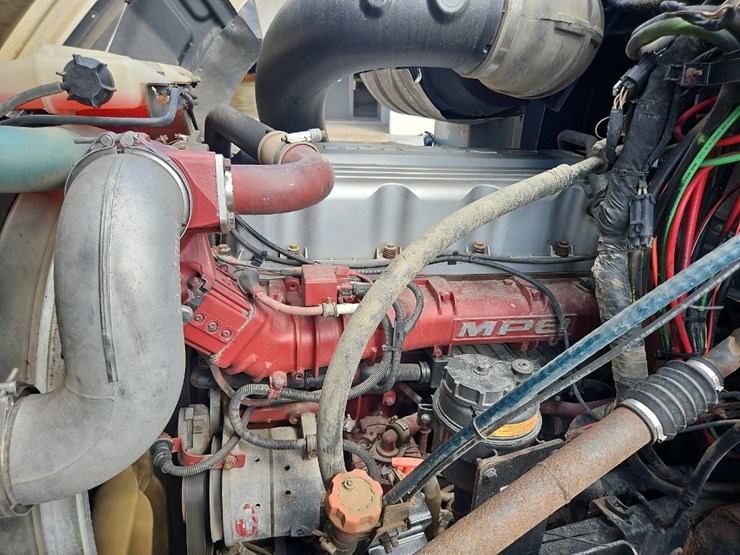 2012-mack-pinnacle-cxu613-image-9