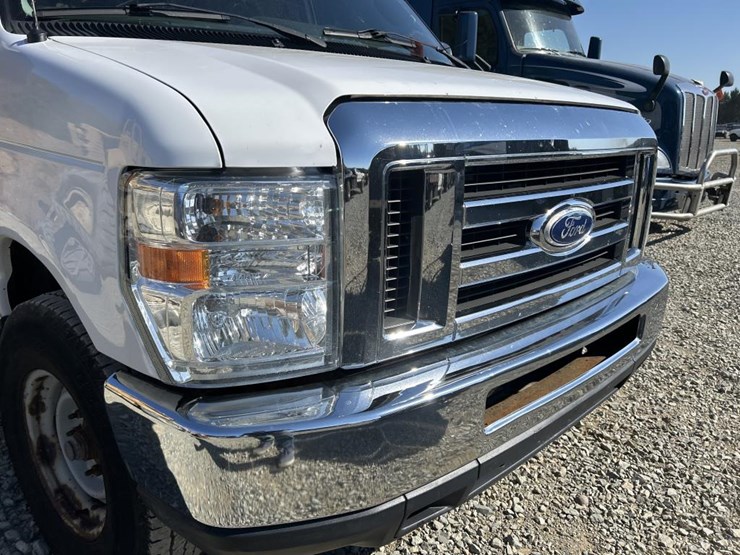 2014-ford-e250-image-11