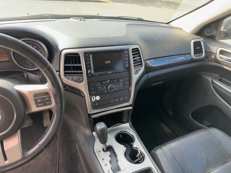 2013-jeep-grand-cherokee-laredo-image-20